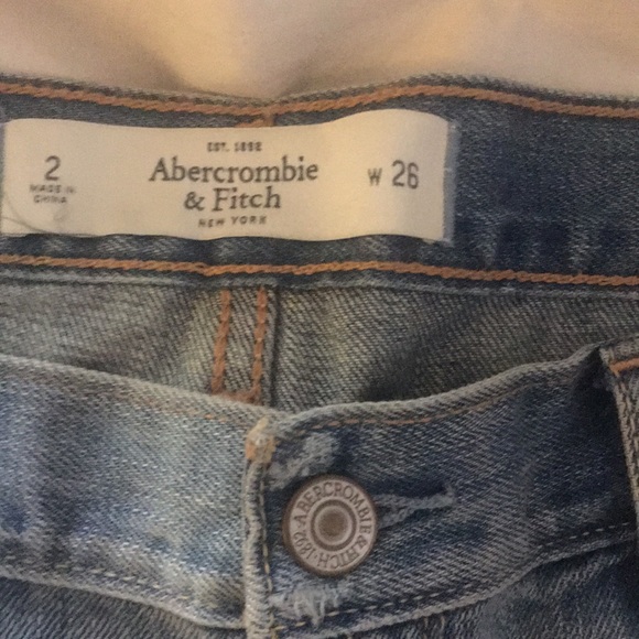 Abercrombie & Fitch.  Low rise /Cut off Jean shorts size 2 waist 26 - Picture 2 of 3
